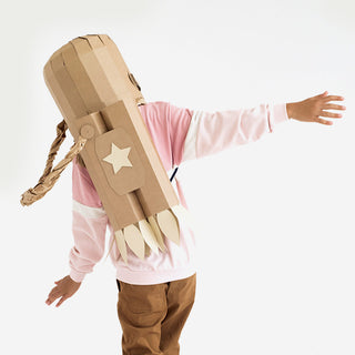 Astronaut Kostüm Bastelset – DIY Set aus Pappkarton