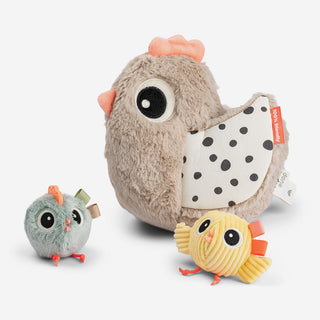 Versteckspiel Clucky Sand