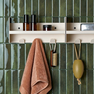 PLI Slim Wandregal mit Garderobe