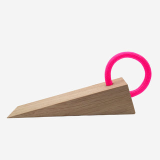 Türstopper aDOORable aus Eiche mit Aufhänger Fluo Pink
