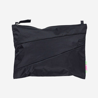 The New Pouch M Black &amp; Black