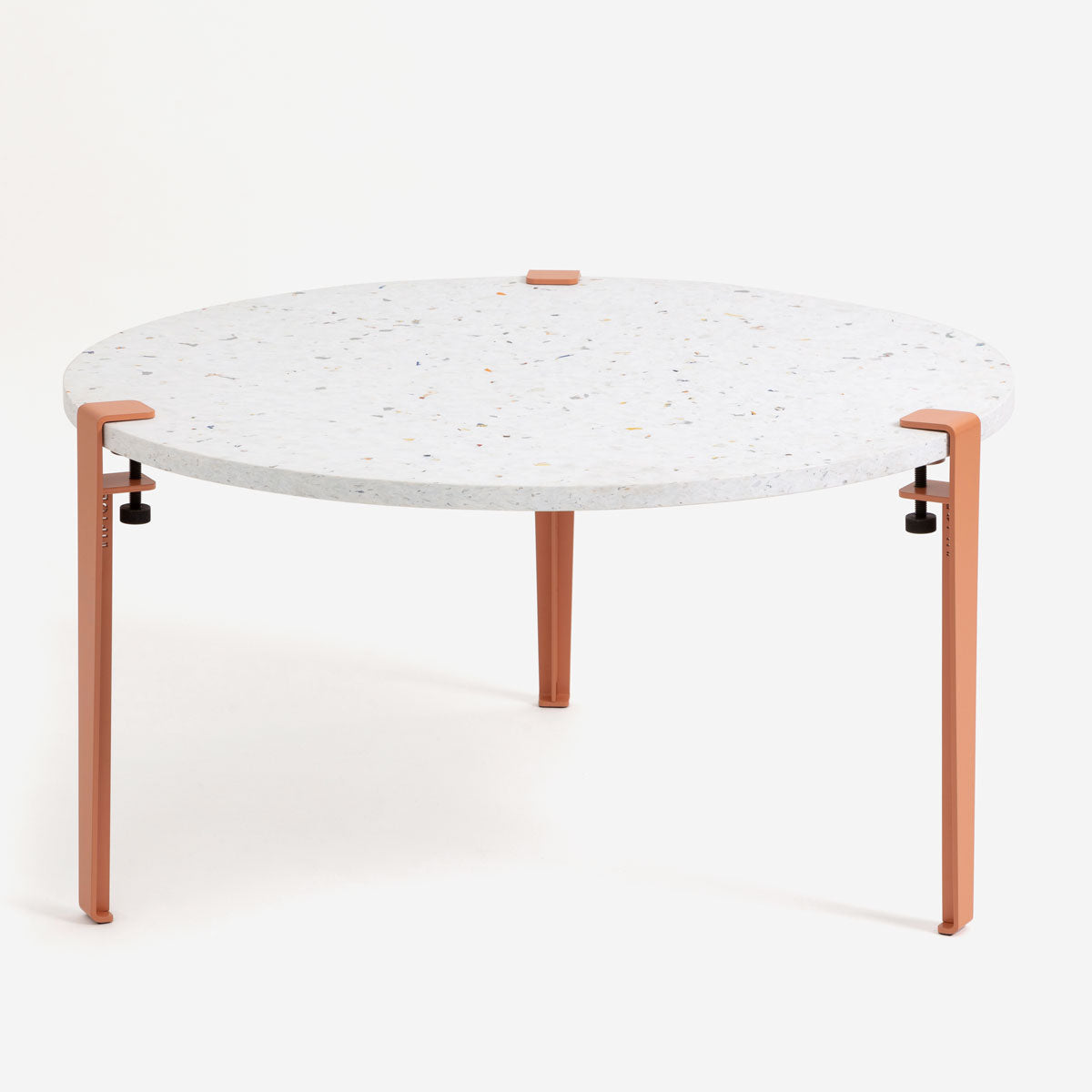 TIPTOE VENEZIA Recycled Plastic Coffee Table – Wohnzimmertisch aus recyceltem Plastik – rikiki. Grafik & Produkt