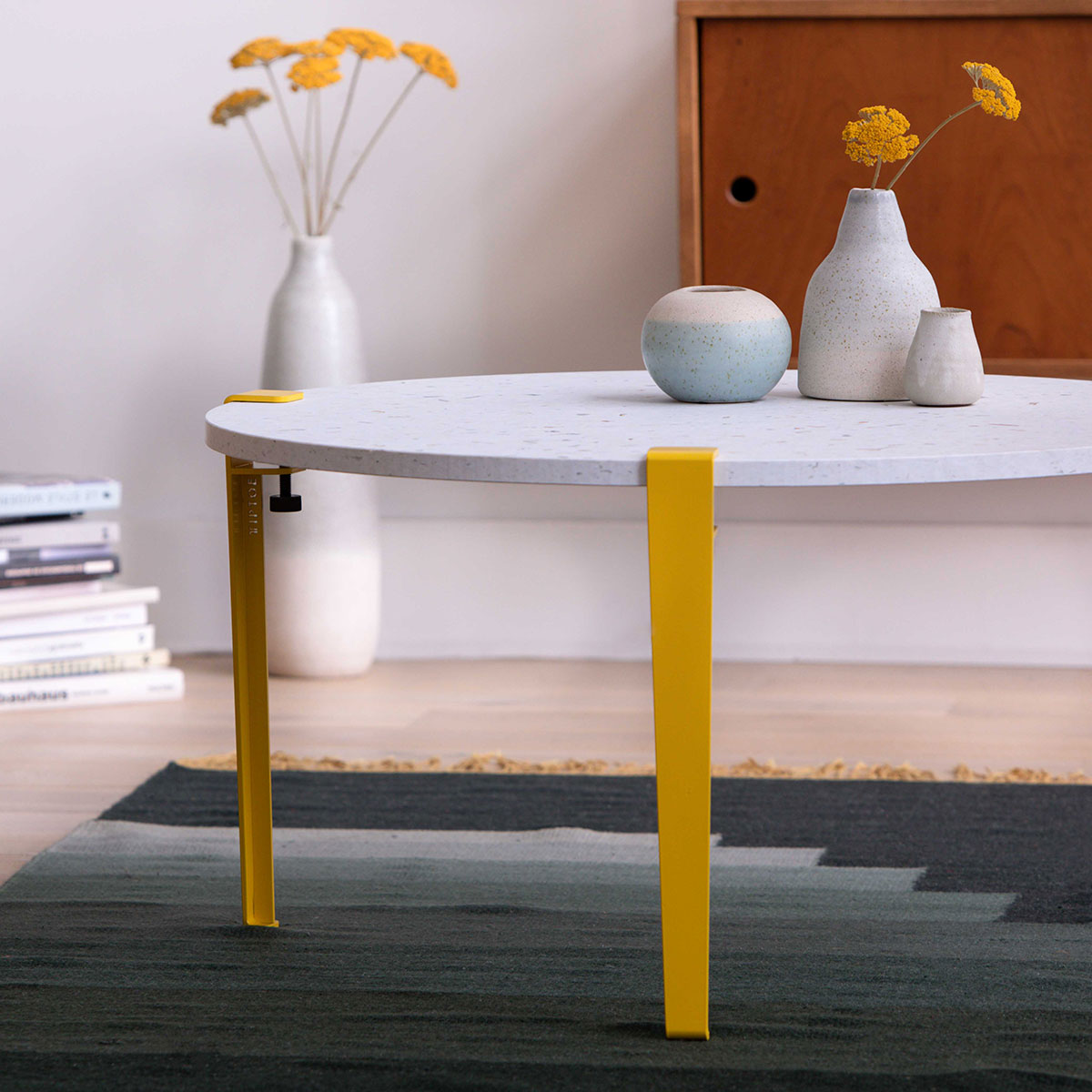 TIPTOE VENEZIA Recycled Plastic Coffee Table – Wohnzimmertisch aus recyceltem Plastik – rikiki. Grafik & Produkt